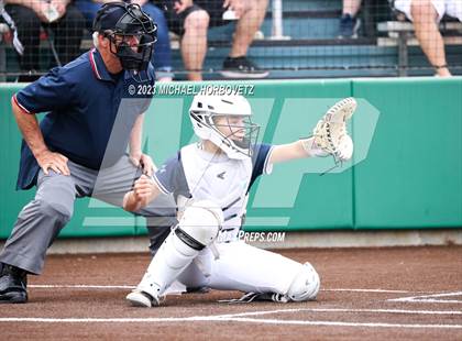 Thumbnail 2 in Lone Star vs. Heritage (UIL 5A Regional Final) photogallery.