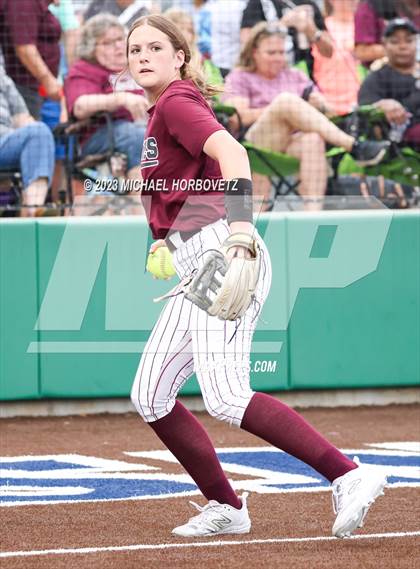 Thumbnail 2 in Lone Star vs. Heritage (UIL 5A Regional Final) photogallery.