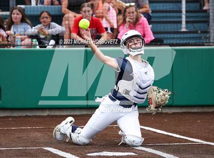 Thumbnail 2 in Lone Star vs. Heritage (UIL 5A Regional Final) photogallery.