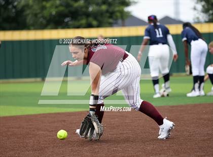Thumbnail 3 in Lone Star vs. Heritage (UIL 5A Regional Final) photogallery.