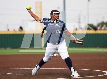 Thumbnail 3 in Lone Star vs. Heritage (UIL 5A Regional Final) photogallery.