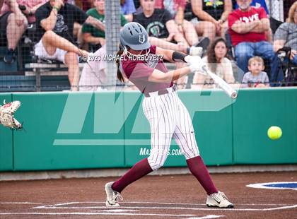 Thumbnail 1 in Lone Star vs. Heritage (UIL 5A Regional Final) photogallery.