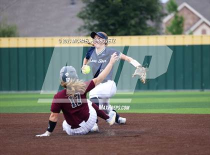 Thumbnail 3 in Lone Star vs. Heritage (UIL 5A Regional Final) photogallery.