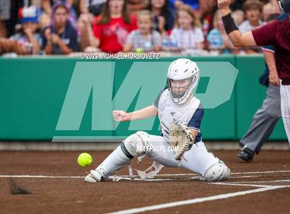 Thumbnail 1 in Lone Star vs. Heritage (UIL 5A Regional Final) photogallery.