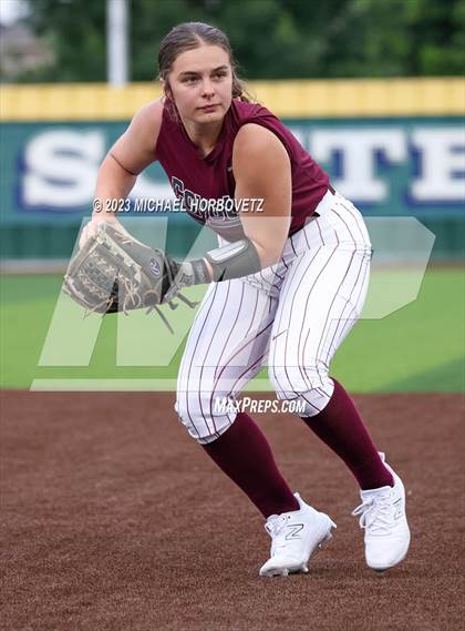 Thumbnail 1 in Lone Star vs. Heritage (UIL 5A Regional Final) photogallery.