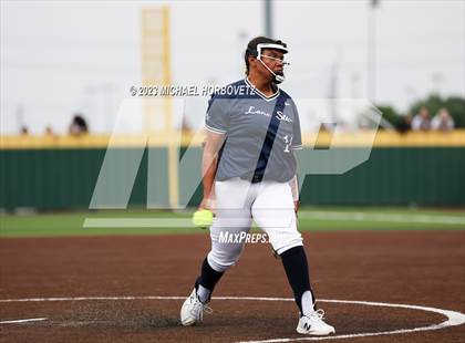 Thumbnail 1 in Lone Star vs. Heritage (UIL 5A Regional Final) photogallery.