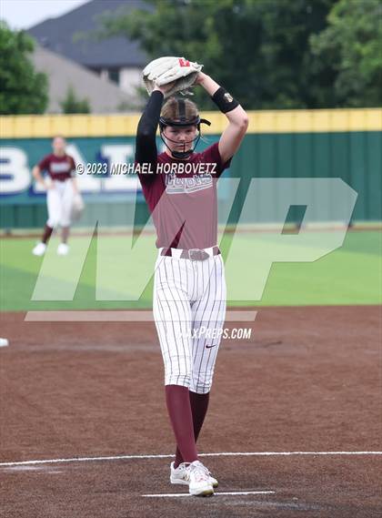 Thumbnail 1 in Lone Star vs. Heritage (UIL 5A Regional Final) photogallery.