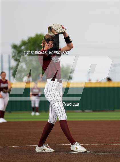 Thumbnail 3 in Lone Star vs. Heritage (UIL 5A Regional Final) photogallery.