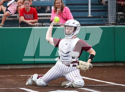 Thumbnail 1 in Lone Star vs. Heritage (UIL 5A Regional Final) photogallery.