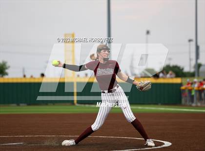 Thumbnail 1 in Lone Star vs. Heritage (UIL 5A Regional Final) photogallery.