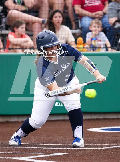 Thumbnail 1 in Lone Star vs. Heritage (UIL 5A Regional Final) photogallery.