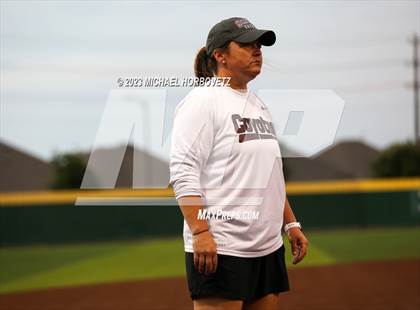 Thumbnail 3 in Lone Star vs. Heritage (UIL 5A Regional Final) photogallery.