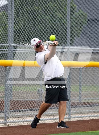 Thumbnail 1 in Lone Star vs. Heritage (UIL 5A Regional Final) photogallery.