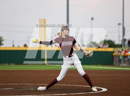 Thumbnail 3 in Lone Star vs. Heritage (UIL 5A Regional Final) photogallery.