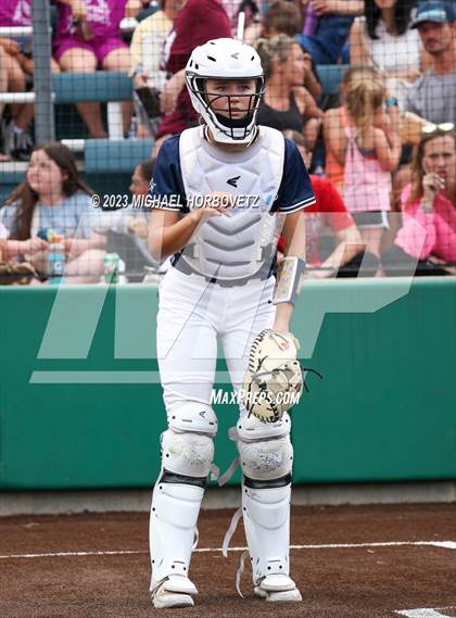 Thumbnail 2 in Lone Star vs. Heritage (UIL 5A Regional Final) photogallery.