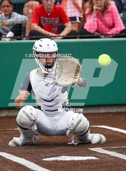 Thumbnail 3 in Lone Star vs. Heritage (UIL 5A Regional Final) photogallery.