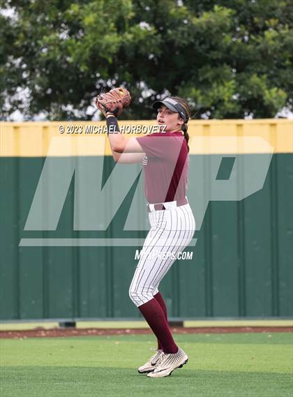 Thumbnail 1 in Lone Star vs. Heritage (UIL 5A Regional Final) photogallery.