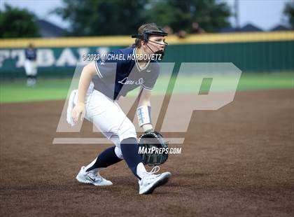 Thumbnail 1 in Lone Star vs. Heritage (UIL 5A Regional Final) photogallery.