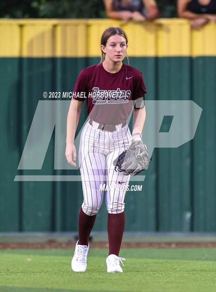 Thumbnail 2 in Lone Star vs. Heritage (UIL 5A Regional Final) photogallery.
