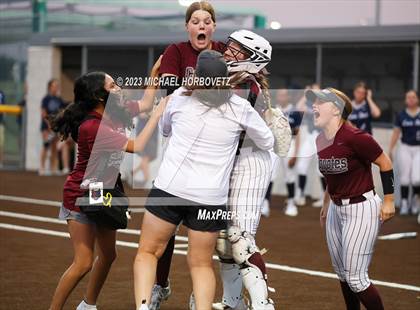 Thumbnail 2 in Lone Star vs. Heritage (UIL 5A Regional Final) photogallery.