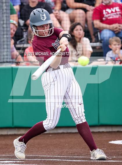 Thumbnail 1 in Lone Star vs. Heritage (UIL 5A Regional Final) photogallery.