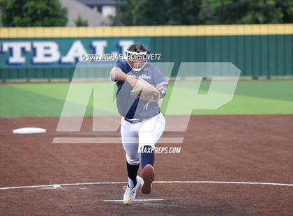 Thumbnail 2 in Lone Star vs. Heritage (UIL 5A Regional Final) photogallery.