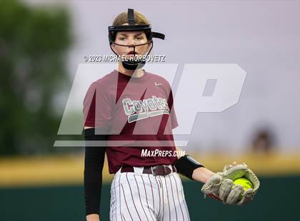 Thumbnail 1 in Lone Star vs. Heritage (UIL 5A Regional Final) photogallery.