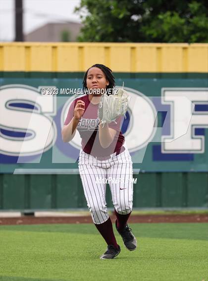 Thumbnail 1 in Lone Star vs. Heritage (UIL 5A Regional Final) photogallery.