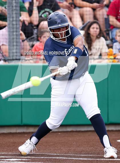 Thumbnail 3 in Lone Star vs. Heritage (UIL 5A Regional Final) photogallery.