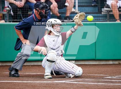 Thumbnail 1 in Lone Star vs. Heritage (UIL 5A Regional Final) photogallery.