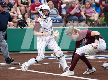 Thumbnail 2 in Lone Star vs. Heritage (UIL 5A Regional Final) photogallery.