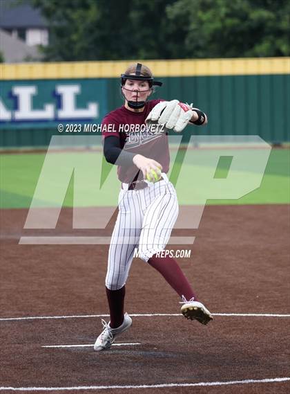 Thumbnail 1 in Lone Star vs. Heritage (UIL 5A Regional Final) photogallery.