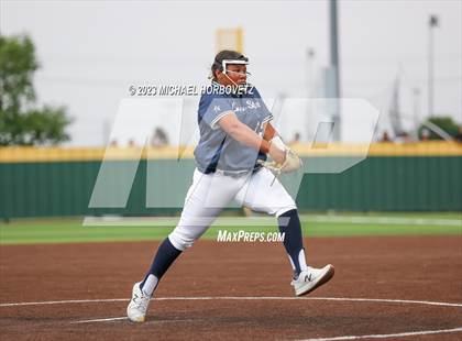 Thumbnail 3 in Lone Star vs. Heritage (UIL 5A Regional Final) photogallery.