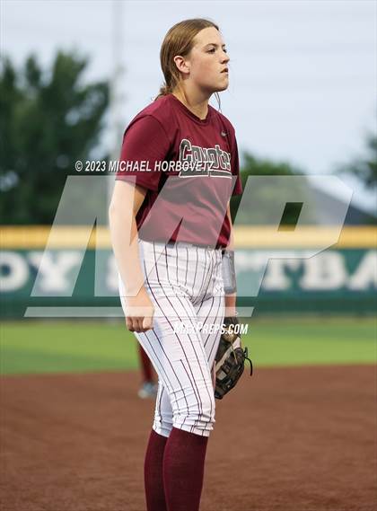 Thumbnail 1 in Lone Star vs. Heritage (UIL 5A Regional Final) photogallery.