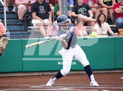 Thumbnail 1 in Lone Star vs. Heritage (UIL 5A Regional Final) photogallery.