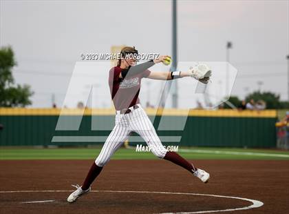 Thumbnail 1 in Lone Star vs. Heritage (UIL 5A Regional Final) photogallery.