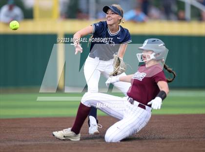 Thumbnail 1 in Lone Star vs. Heritage (UIL 5A Regional Final) photogallery.