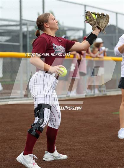 Thumbnail 3 in Lone Star vs. Heritage (UIL 5A Regional Final) photogallery.