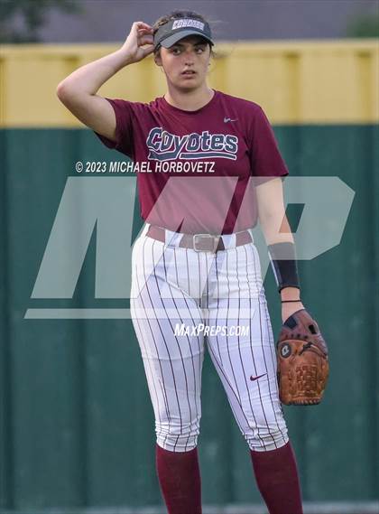 Thumbnail 3 in Lone Star vs. Heritage (UIL 5A Regional Final) photogallery.