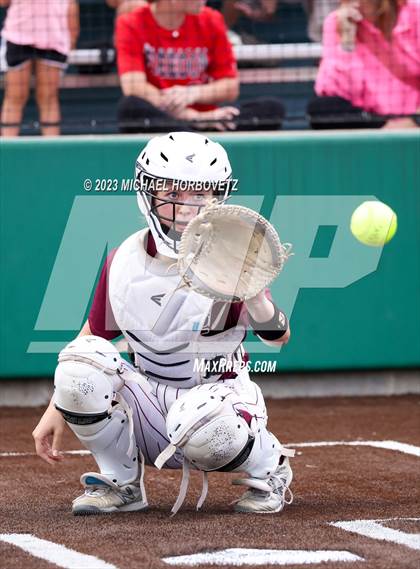 Thumbnail 1 in Lone Star vs. Heritage (UIL 5A Regional Final) photogallery.