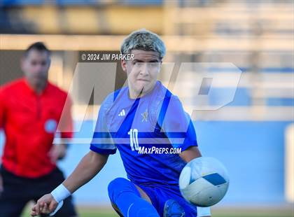 Thumbnail 2 in Navasota vs. San Elizario (UIL 4A Soccer Semifinal) photogallery.