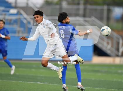 Thumbnail 2 in Navasota vs. San Elizario (UIL 4A Soccer Semifinal) photogallery.