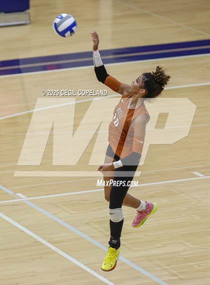 Thumbnail 1 in Kell vs. Roswell photogallery.