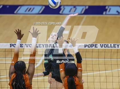 Thumbnail 3 in Kell vs. Roswell photogallery.