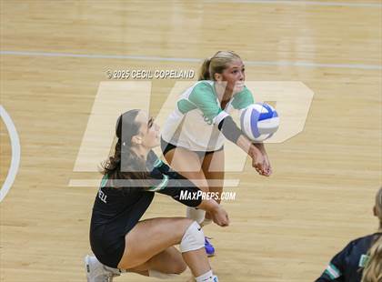 Thumbnail 1 in Kell vs. Roswell photogallery.