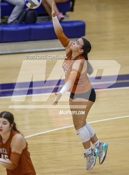 Thumbnail 1 in Kell vs. Roswell photogallery.
