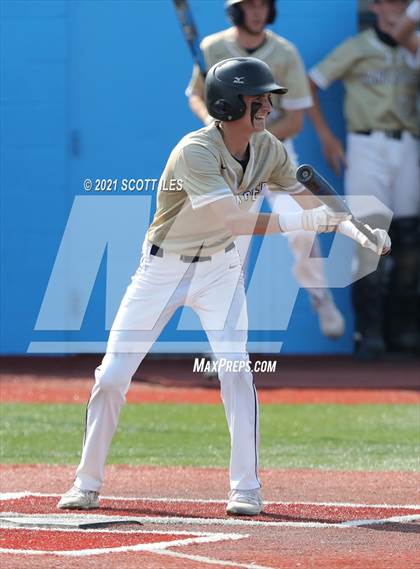 Thumbnail 1 in Newark vs. Lancaster (OHSAA D1 District Playoff) photogallery.