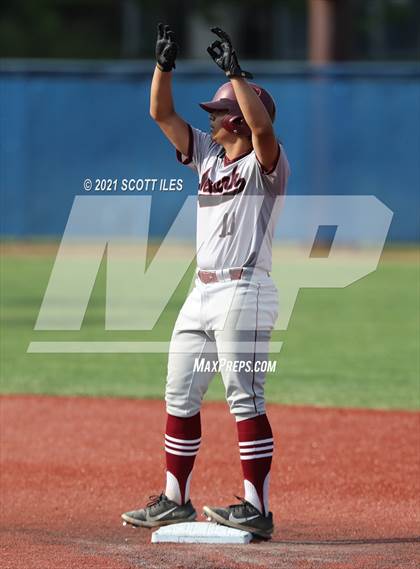 Thumbnail 3 in Newark vs. Lancaster (OHSAA D1 District Playoff) photogallery.