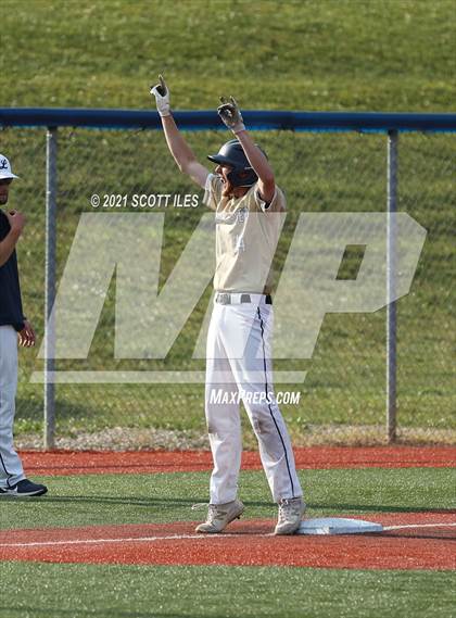 Thumbnail 3 in Newark vs. Lancaster (OHSAA D1 District Playoff) photogallery.