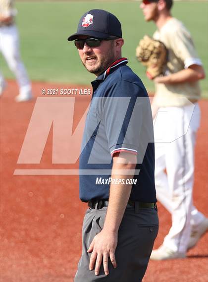 Thumbnail 2 in Newark vs. Lancaster (OHSAA D1 District Playoff) photogallery.